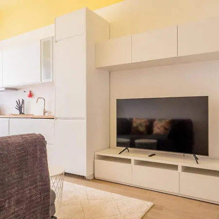 The Best Rent - In Crescenzago District Milán